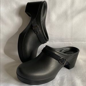 Crocs Women's Black Clogs Comfort Rain Shoes Slip On  Lightweight Platform 9